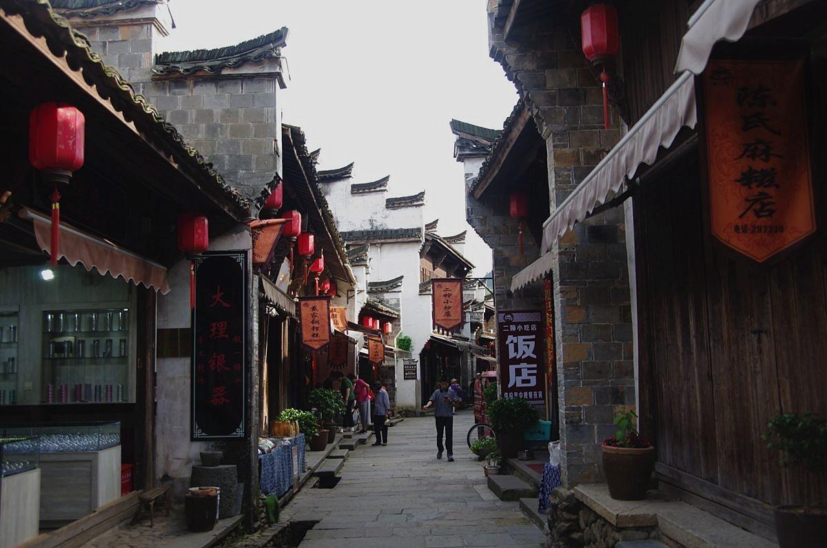 探索嘴唇干裂脱皮怎么治,解决疑惑轻松便捷